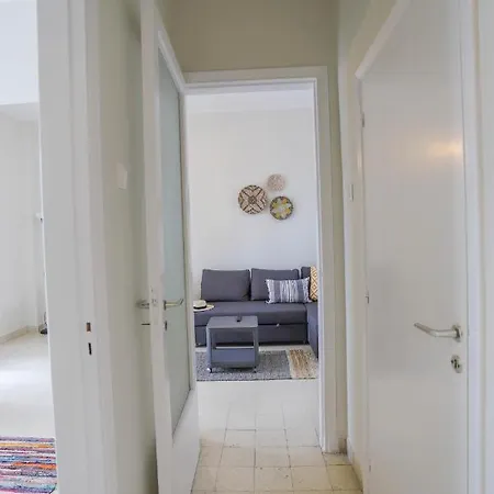 Апартаменты Traditional Town Garden