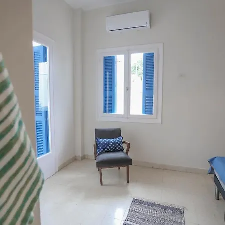 Traditional Town Garden Родос