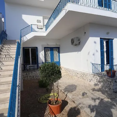 Апартаменты Traditional Town Garden *