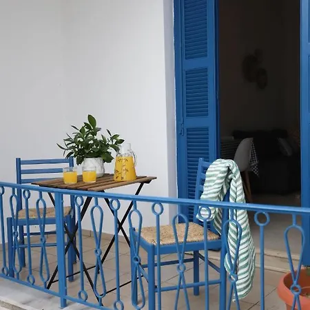 Traditional Town Garden Родос