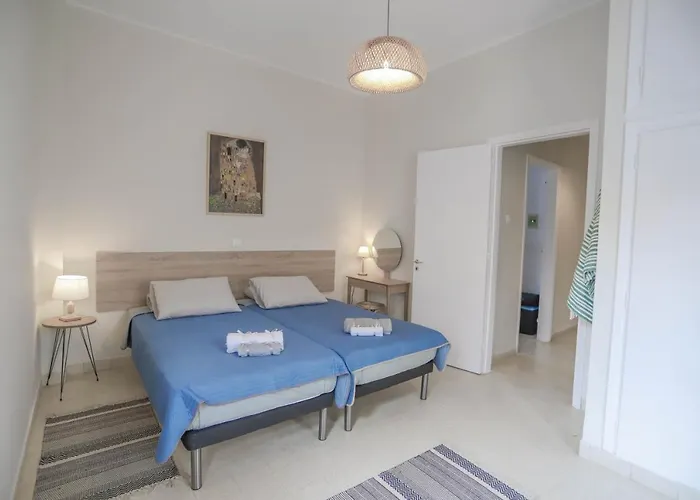 Traditional Town Garden