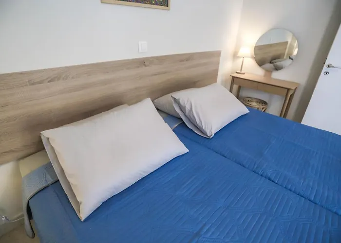 Traditional Town Garden * עיר רודוס