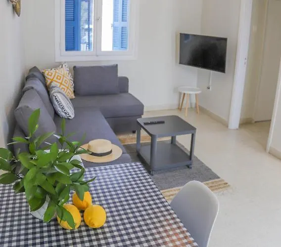 Traditional Town Garden עיר רודוס