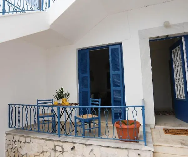 Traditional Town Garden *